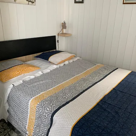 בית נופש Petite Maison Dans Le Jardin